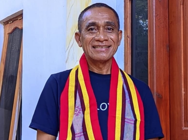 Anggota WALHI NTT, Viktor Manbait