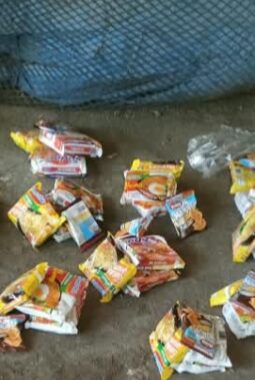 Sebut Bantuan Memalukan, Wartawan Diduga Justru Injak Sembako Pemda Manggarai Timur