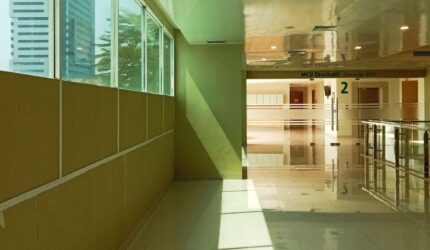 Excel kini menjalani perawatan di Rumah Sakit Umum (RSU) Siloam Labuan Bajo, Kabupaten Manggarai Barat