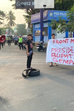 Jangan Bicara 2029, Mahasiswa Desak Pemerintah Prioritaskan Korban Gempa Flores