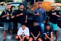 Tim URC Resmob Polres Flores Timur bersama terduga pelaku dan barang bukti terkait kasus dugaan pencurian ternak yang melibatkan wilayah hukum Polres Flores Timur dan Polres Sikka (Humas)