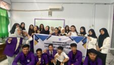 Mahasiswa HIMA Hukum Universitas Tamalatea Makassar berfoto bersama usai pelaksanaan Musyawarah Besar
